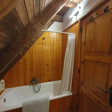 Acogedor De Montana Con Jardin Y Piscina Apartment